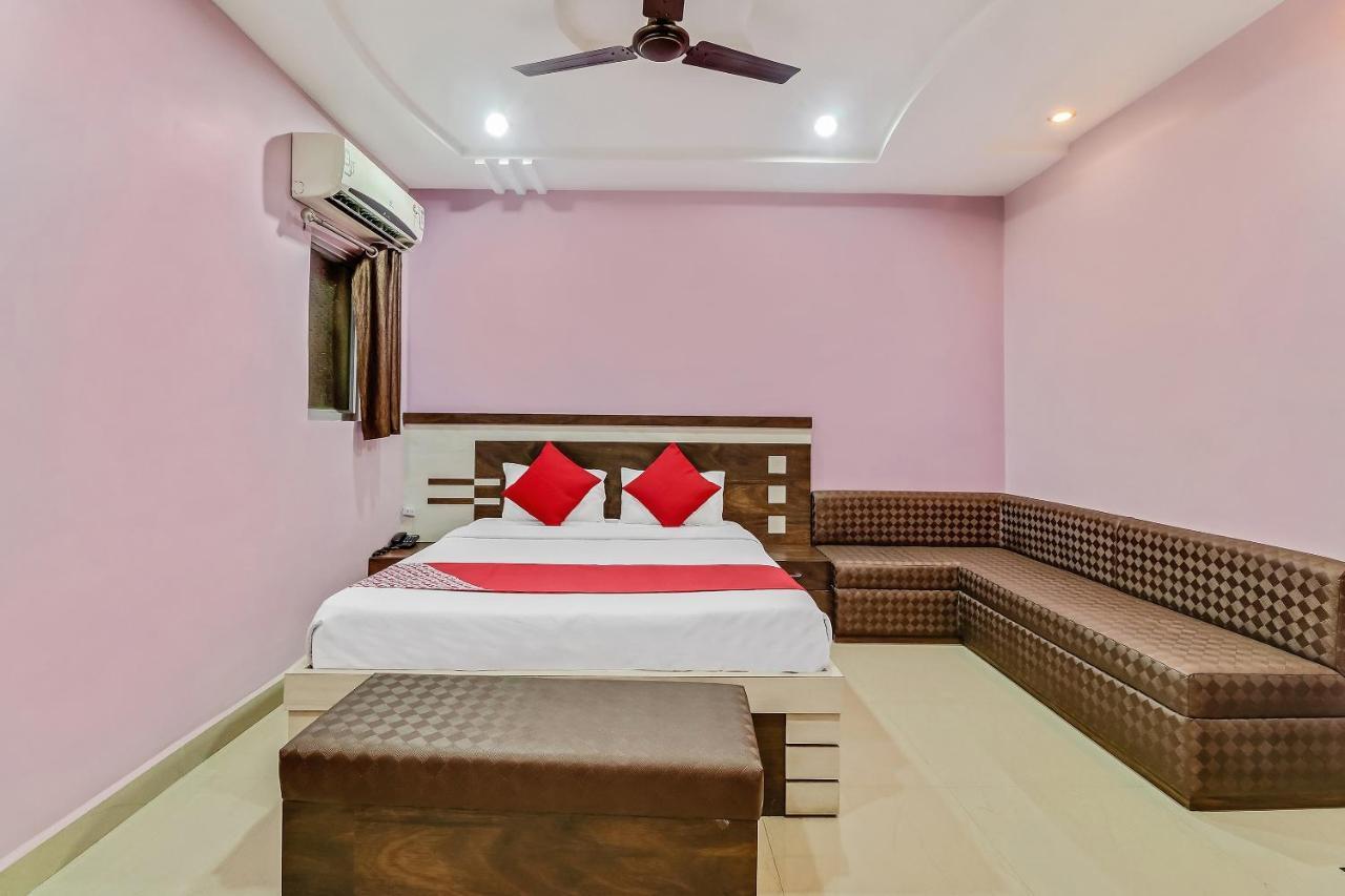 Super Hotel O Royal Raj Nandgaon Exteriör bild